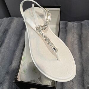 Dizzy White Sandals Minimalist Summer Style